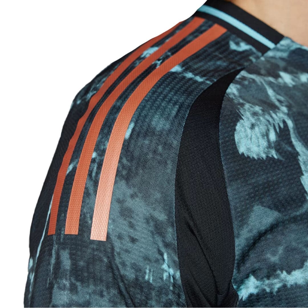 adidas FC Bayern Men's Authentic Away Jersey 2024/25 - Image 5