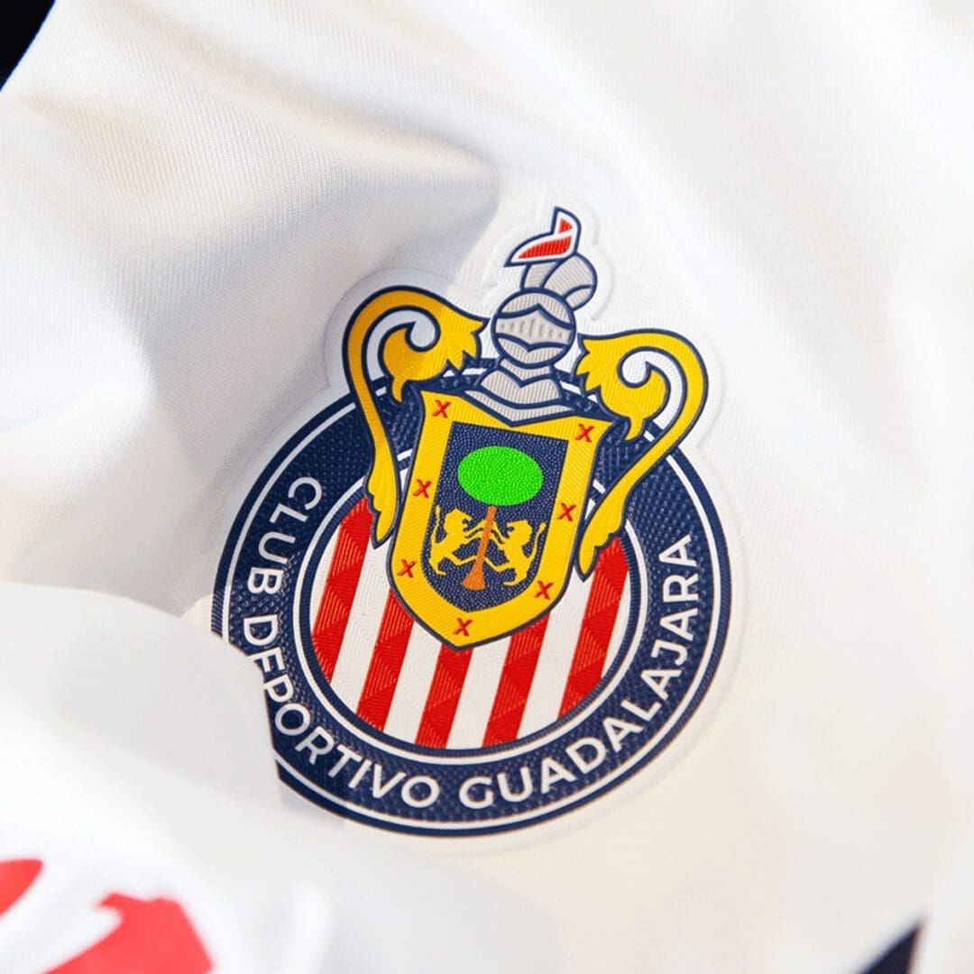 Puma Chivas Men's Stadium Away Jersey 2024/25 - Image 5
