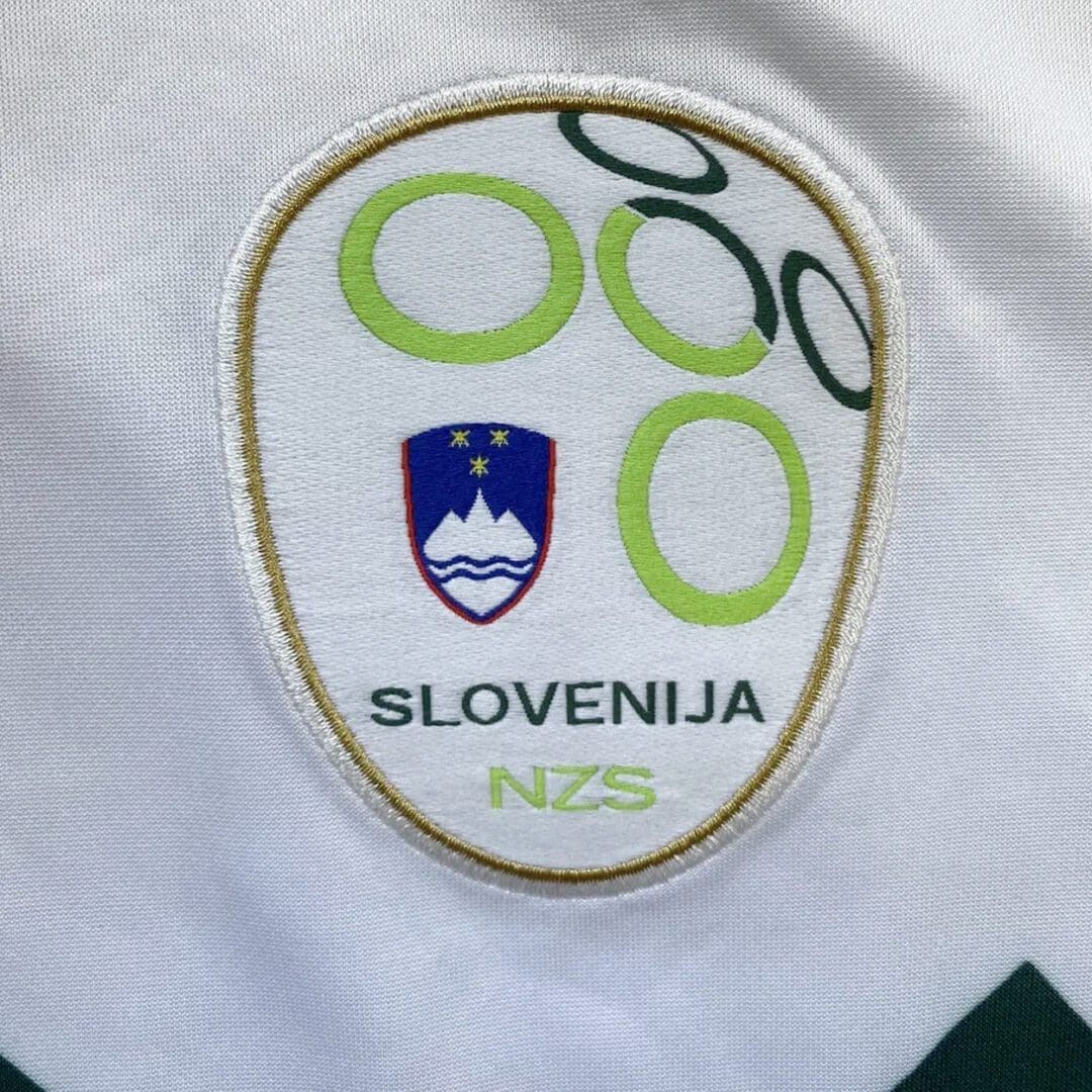 Nike Slovenia Men's Home Jersey 2010/11 - Image 4