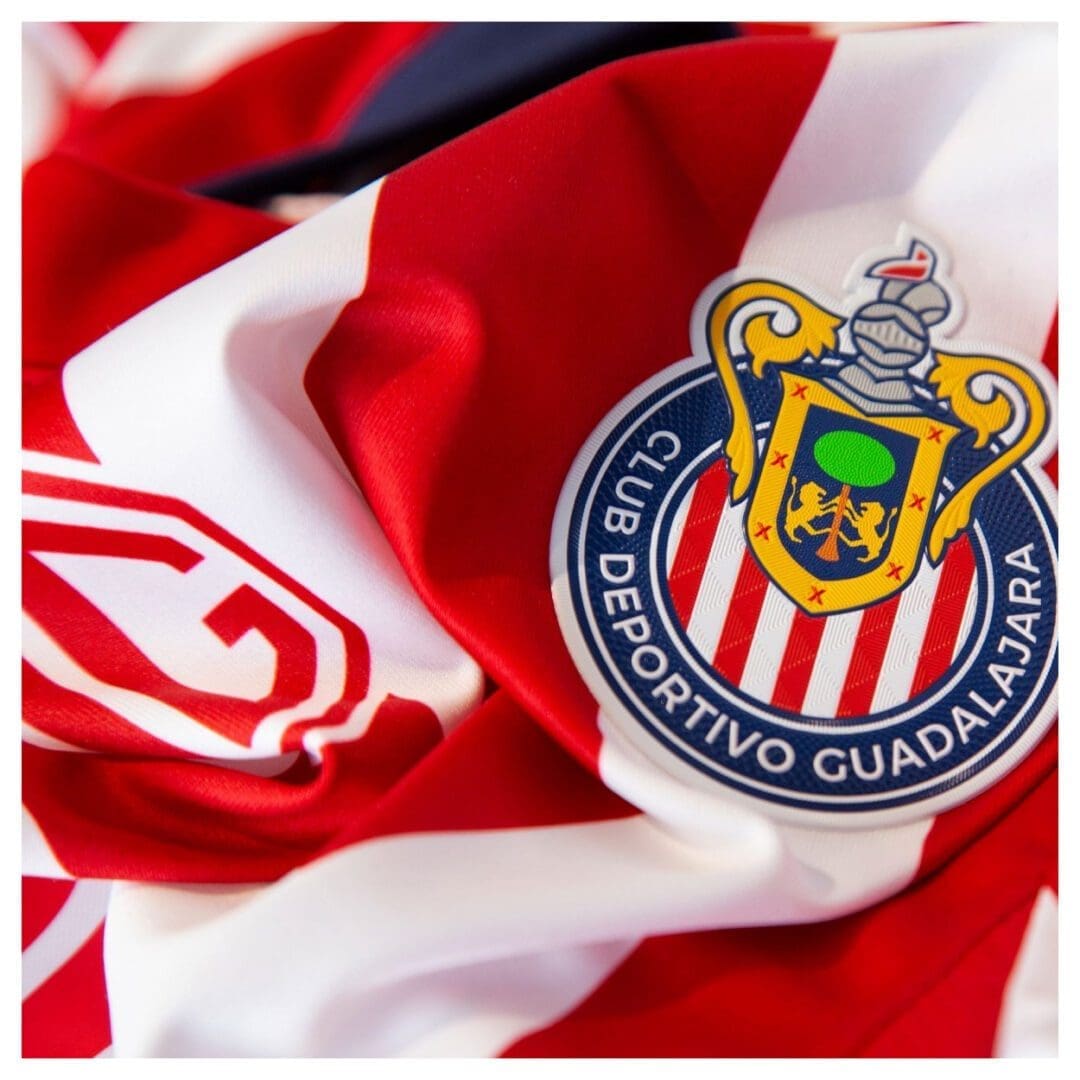 Puma Chivas Women's Home Jersey 2024/25 - Image 4