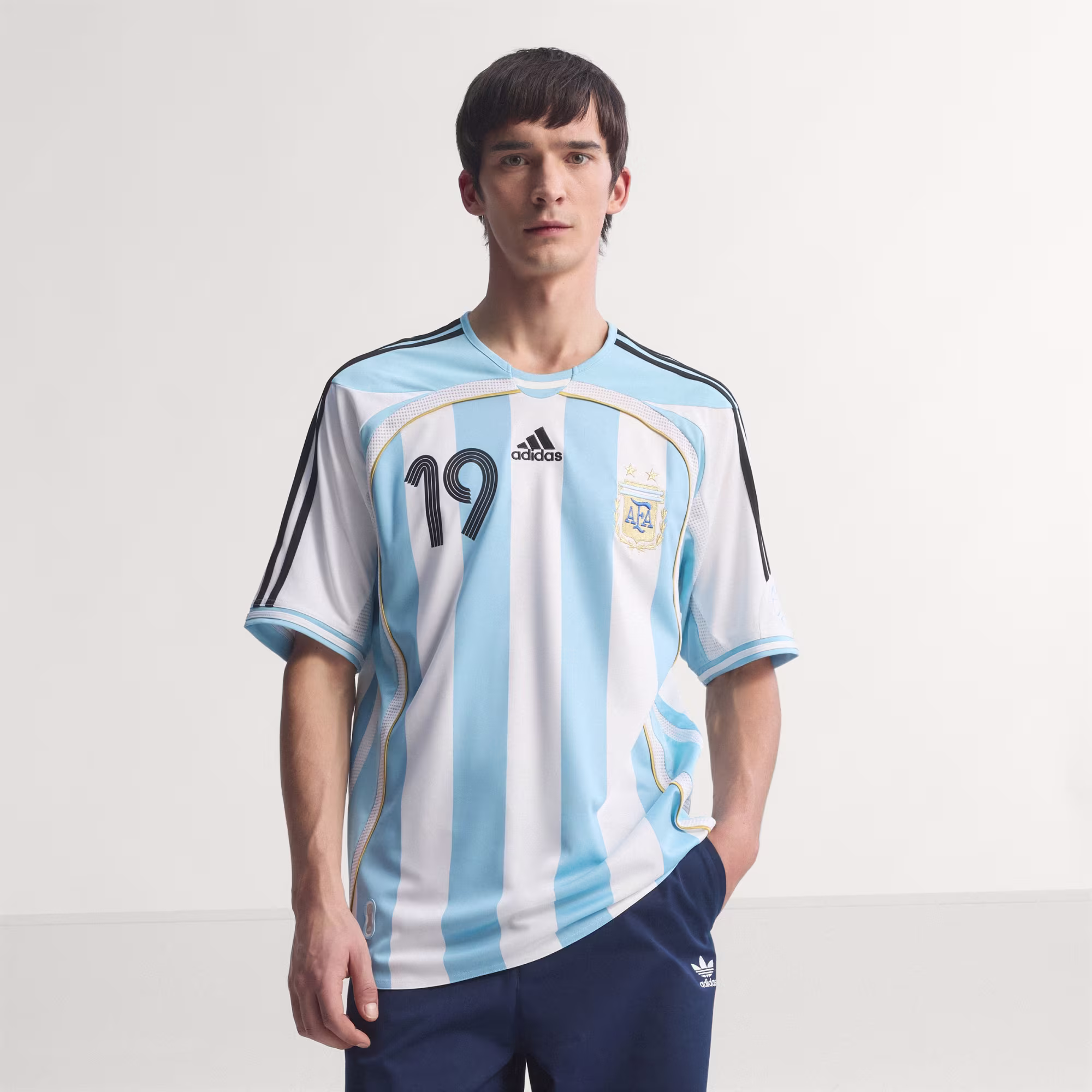 adidas Argentina Men's Home Jersey 2006 Messi #19 - Image 3